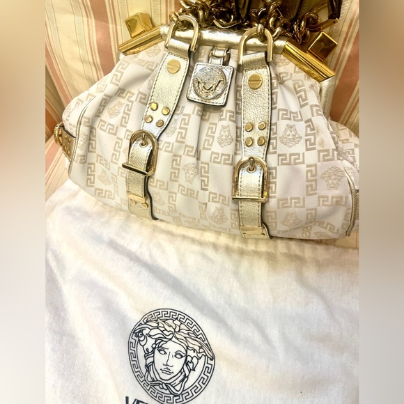 VERSACE BAG—-STUNNING with COA and original dustbag. - Picture 8 of 11